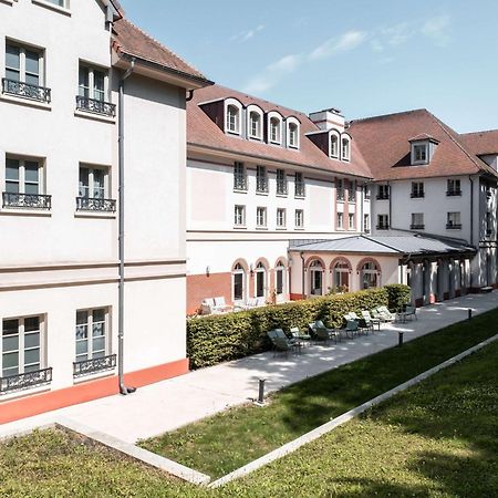 Mercure Мэнтенон Экстерьер фото