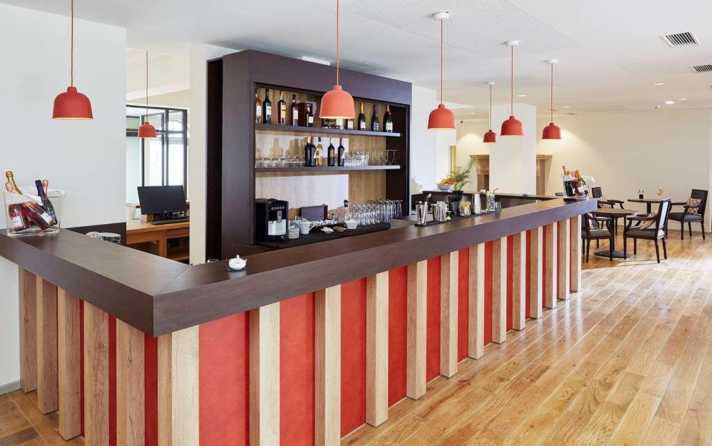 Mercure Мэнтенон Ресторан фото