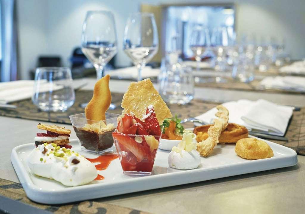Mercure Мэнтенон Ресторан фото