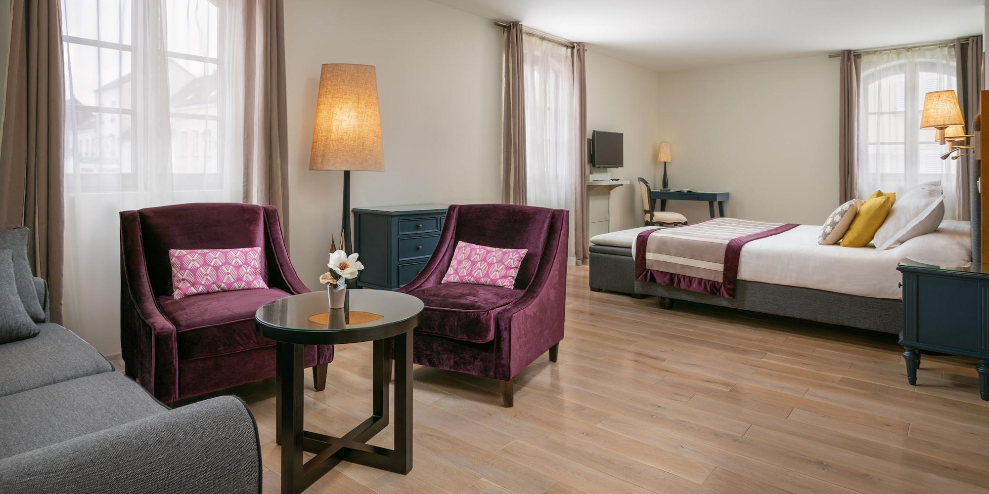 Mercure Мэнтенон Экстерьер фото