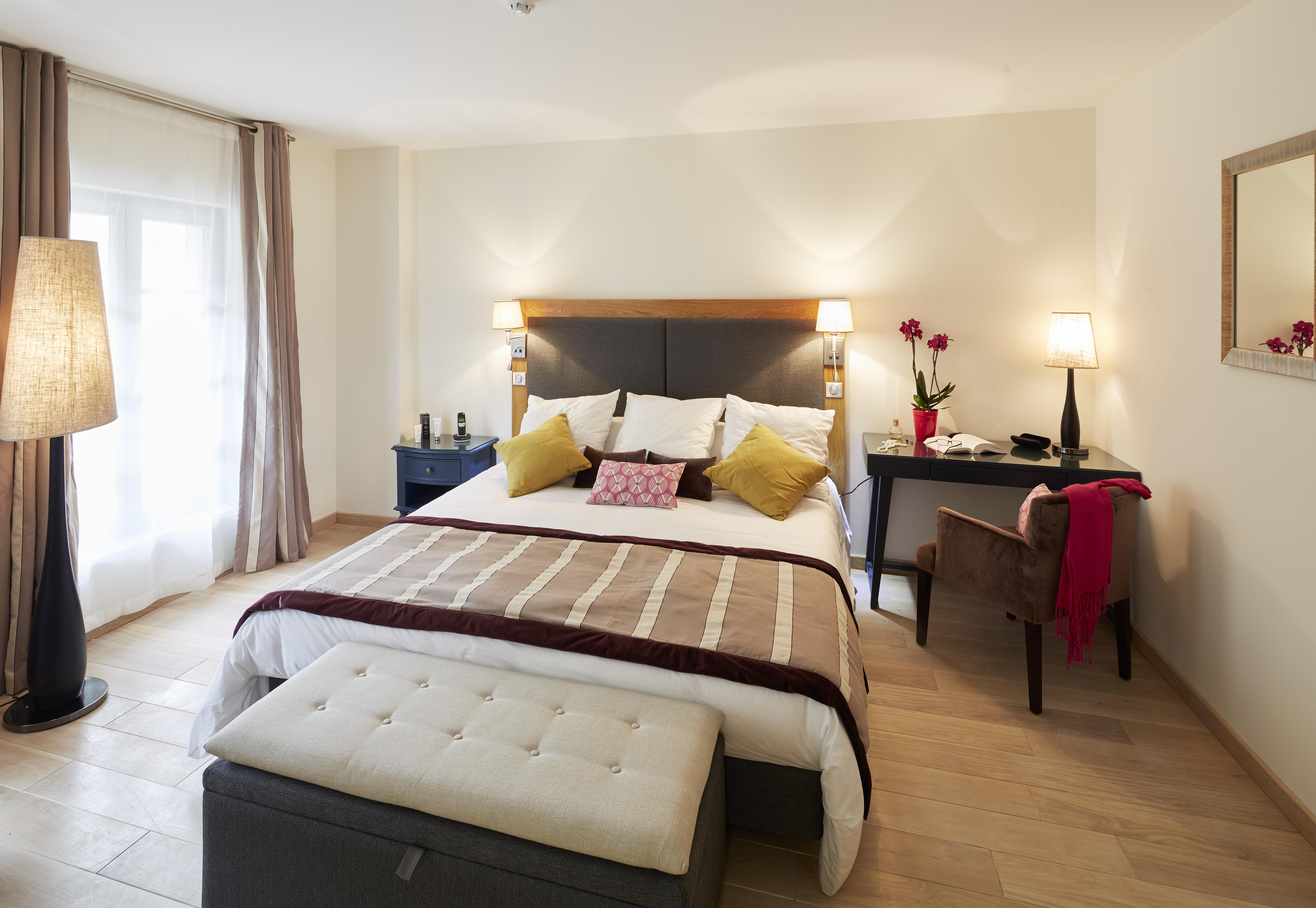 Mercure Мэнтенон Экстерьер фото