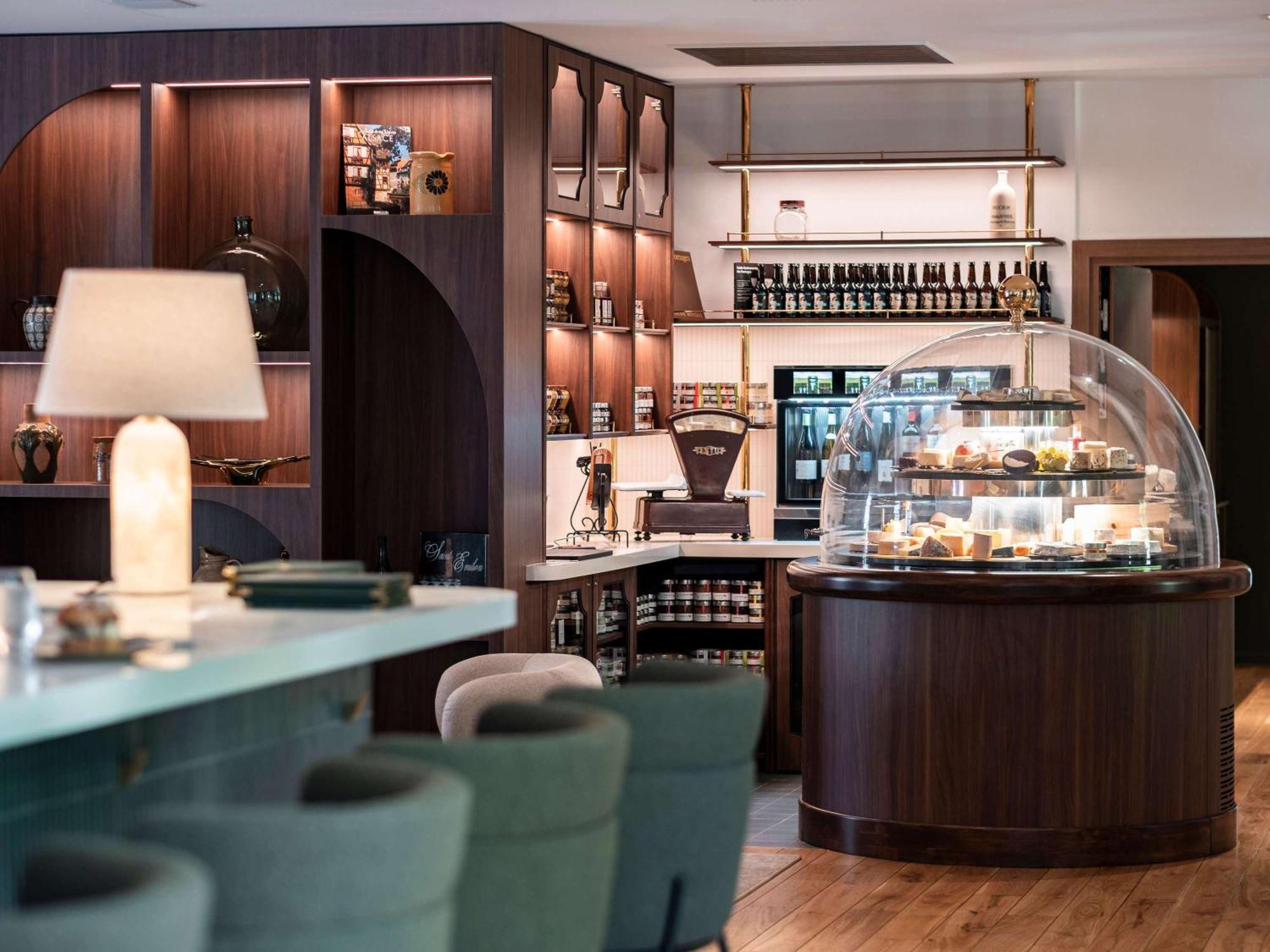 Mercure Мэнтенон Экстерьер фото