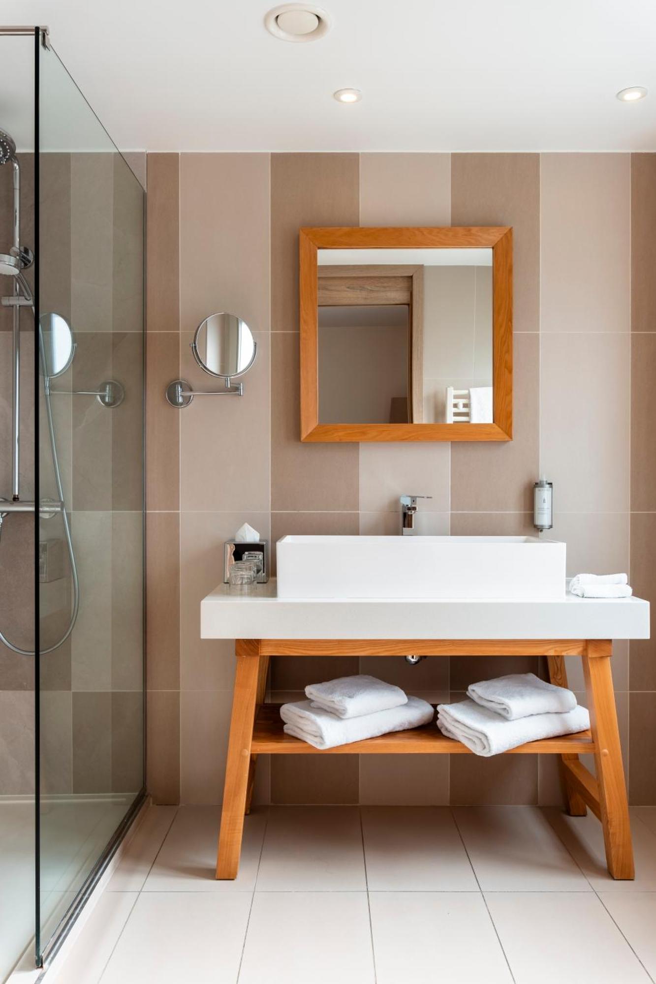 Mercure Мэнтенон Экстерьер фото