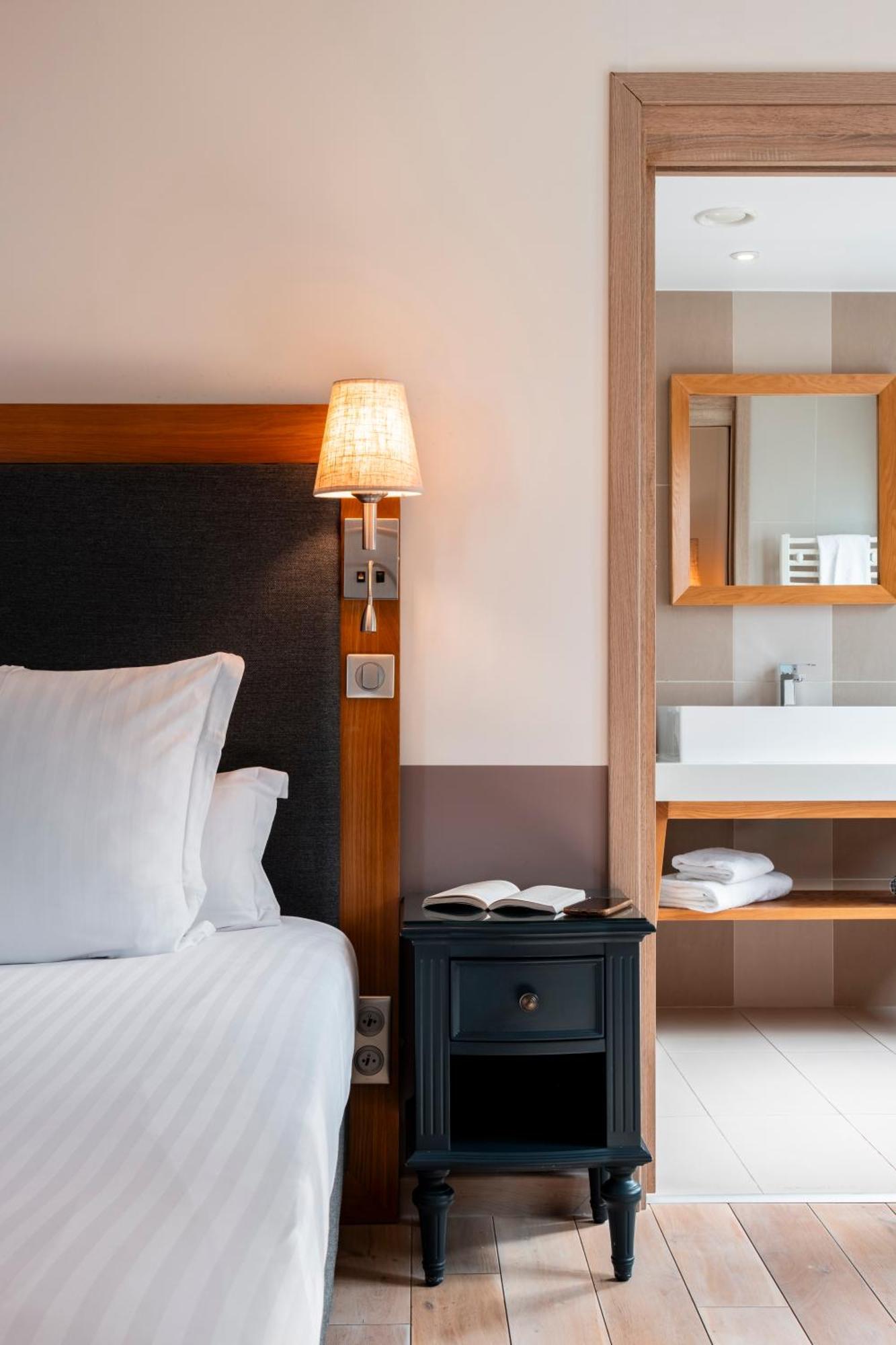 Mercure Мэнтенон Экстерьер фото