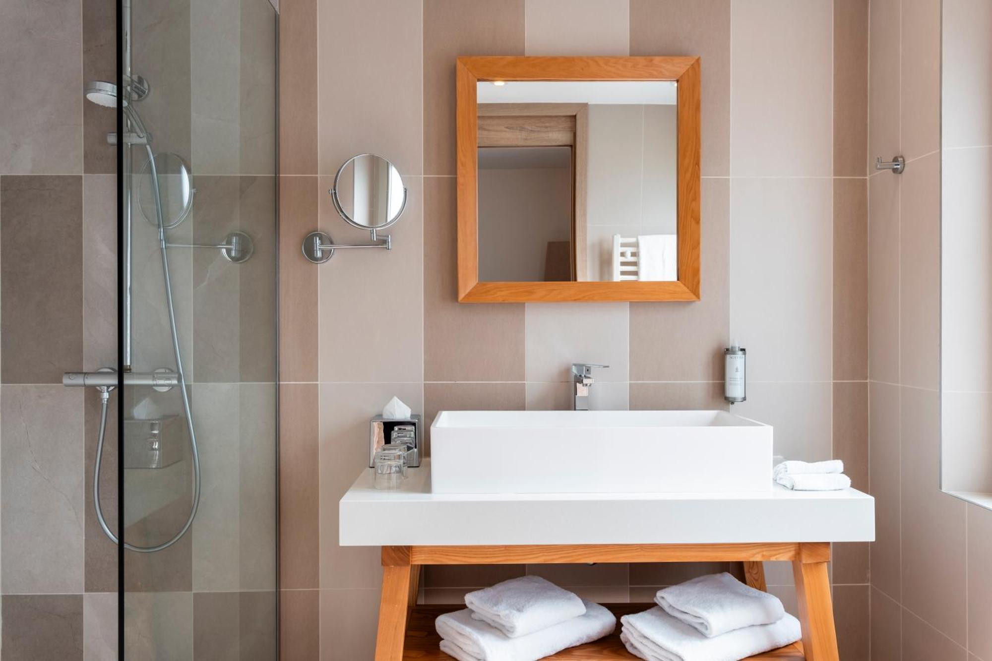 Mercure Мэнтенон Экстерьер фото