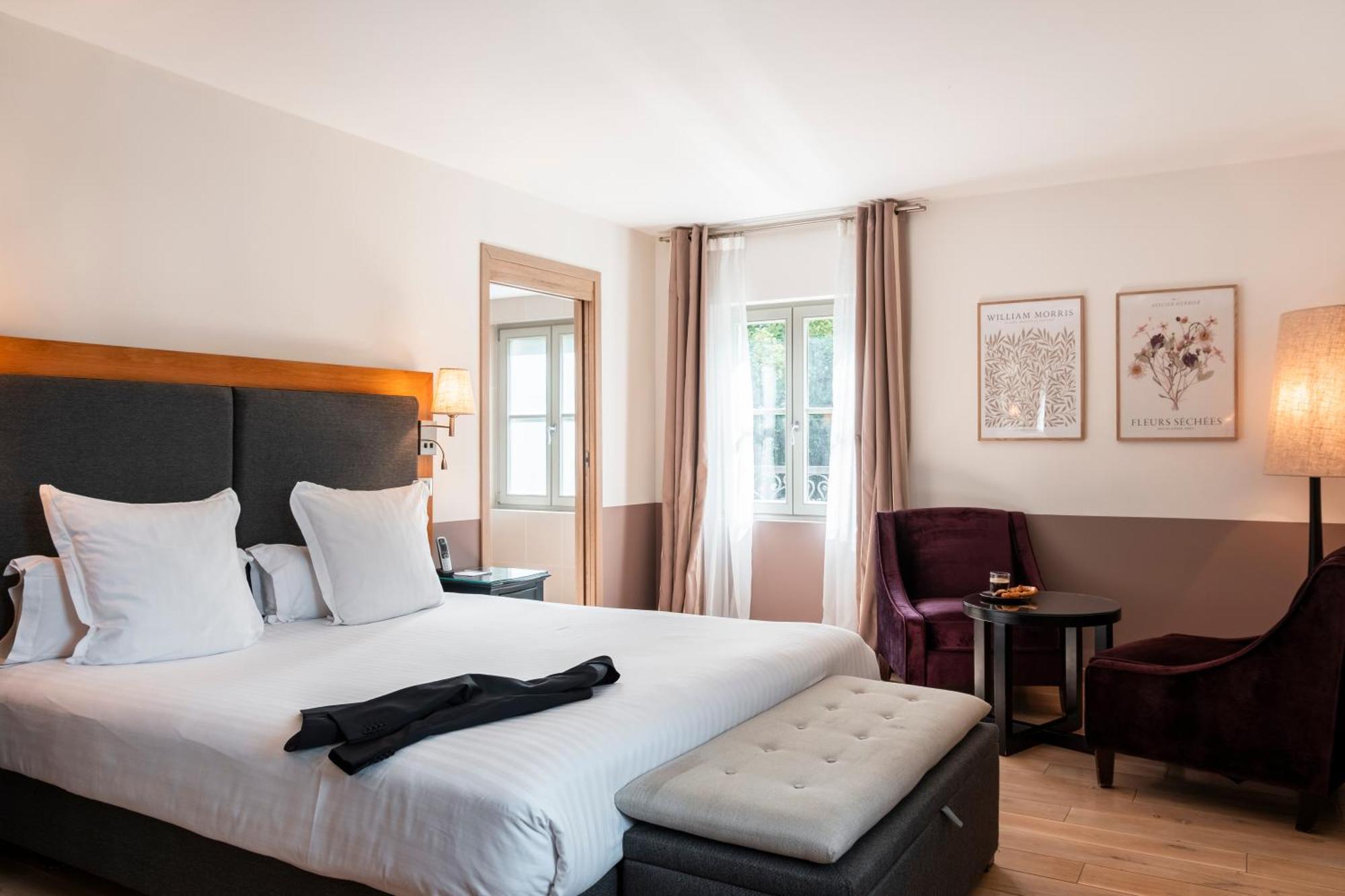 Mercure Мэнтенон Экстерьер фото