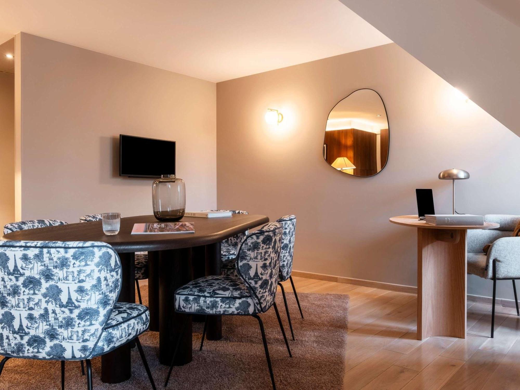 Mercure Мэнтенон Экстерьер фото