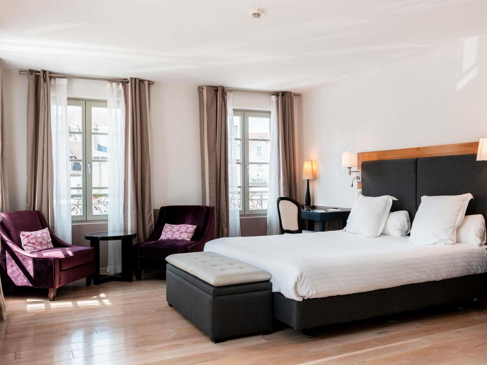 Mercure Мэнтенон Экстерьер фото