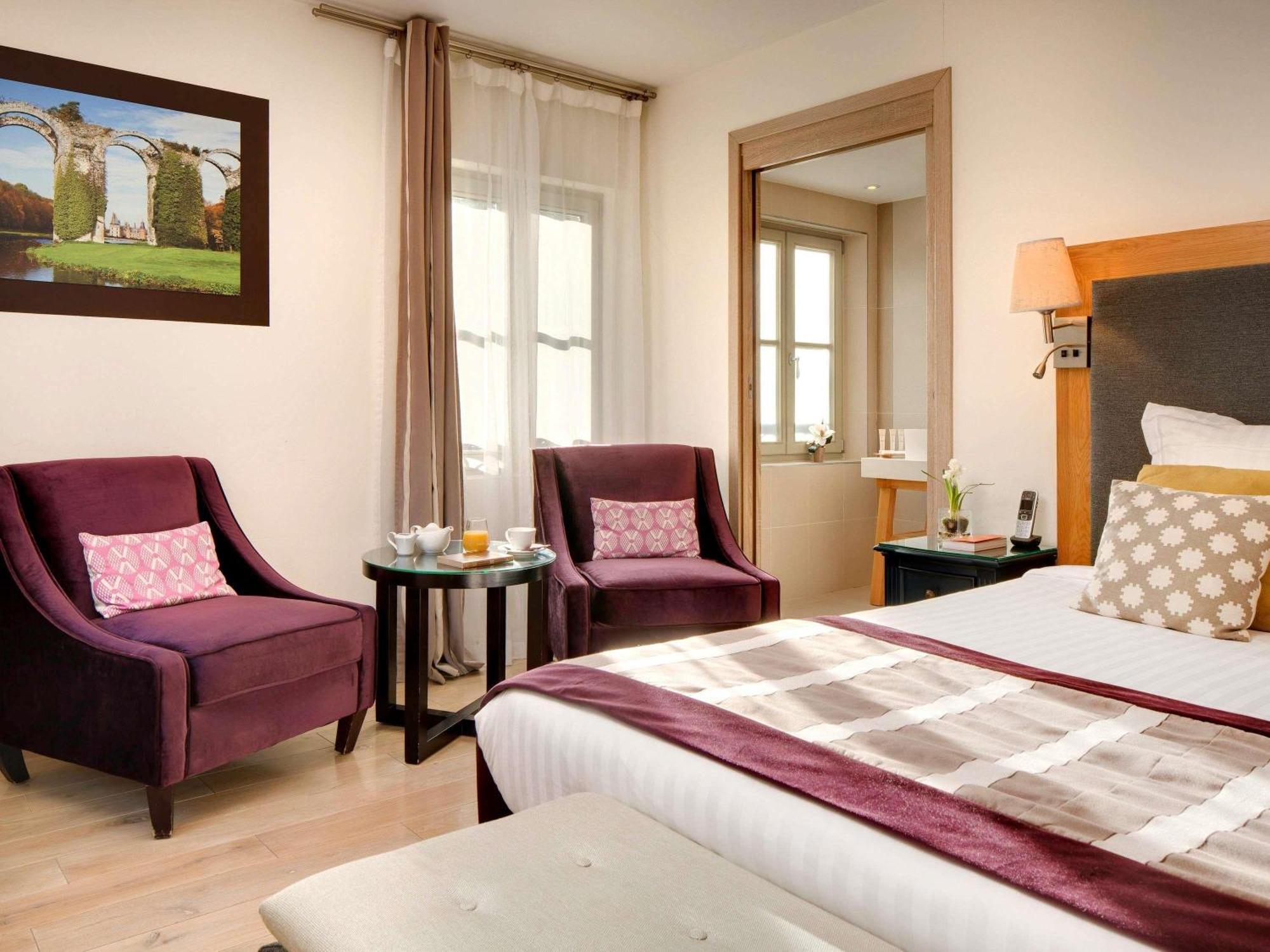 Mercure Мэнтенон Экстерьер фото