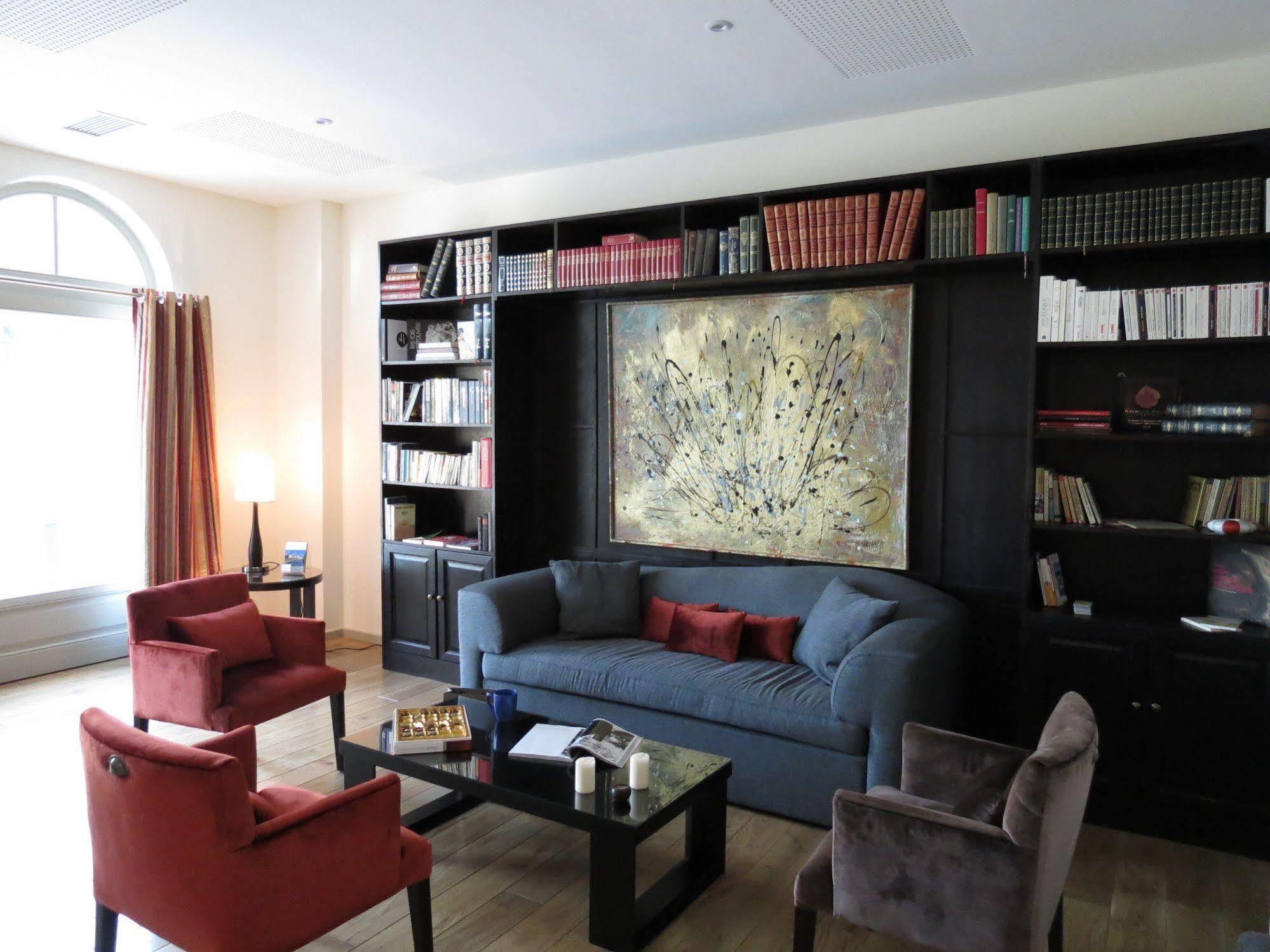 Mercure Мэнтенон Экстерьер фото